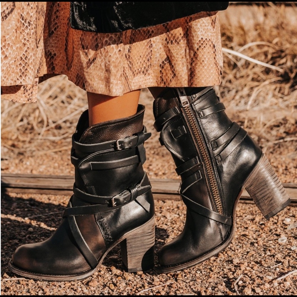 Free Bird Baker Boots, size  6.5